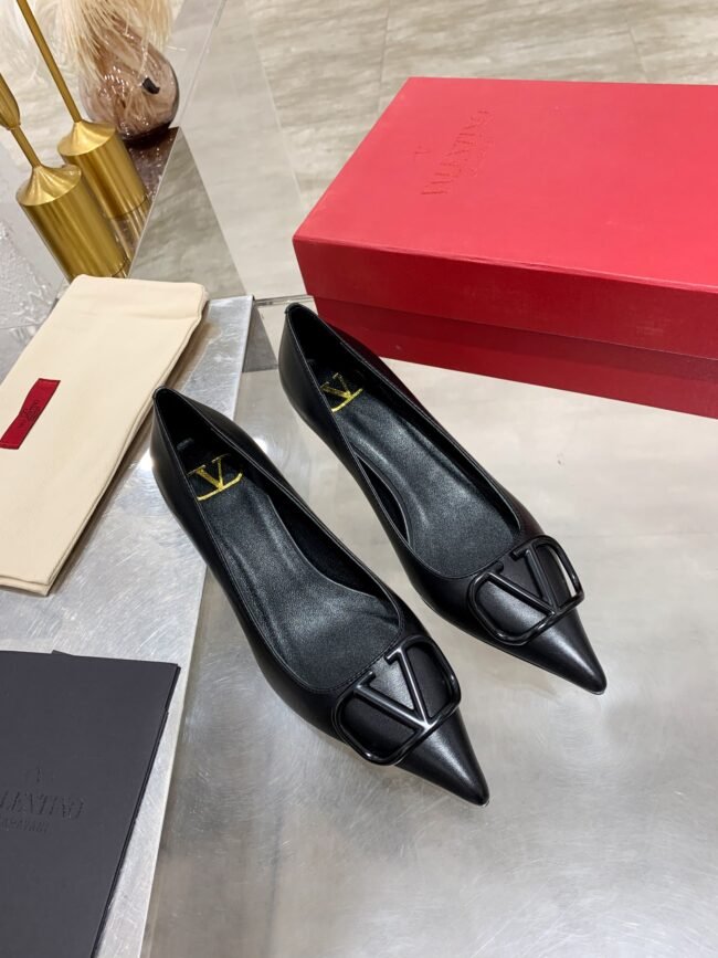 Valentin's Slave Heels Fashion Shoe Collection Garavani VLogo Signature Collection - Image 4
